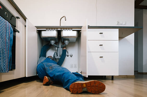 Professional Drain Cleaning technician working in Lakewood, CA